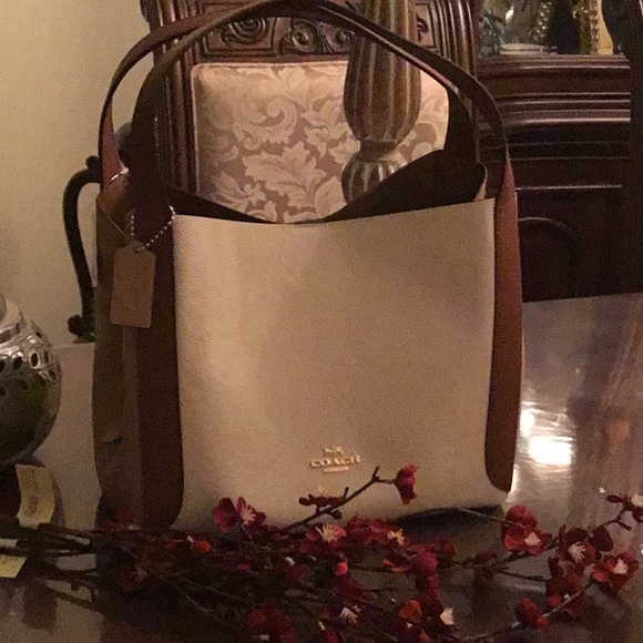 Coach Hand bag - Picture 3 of 8